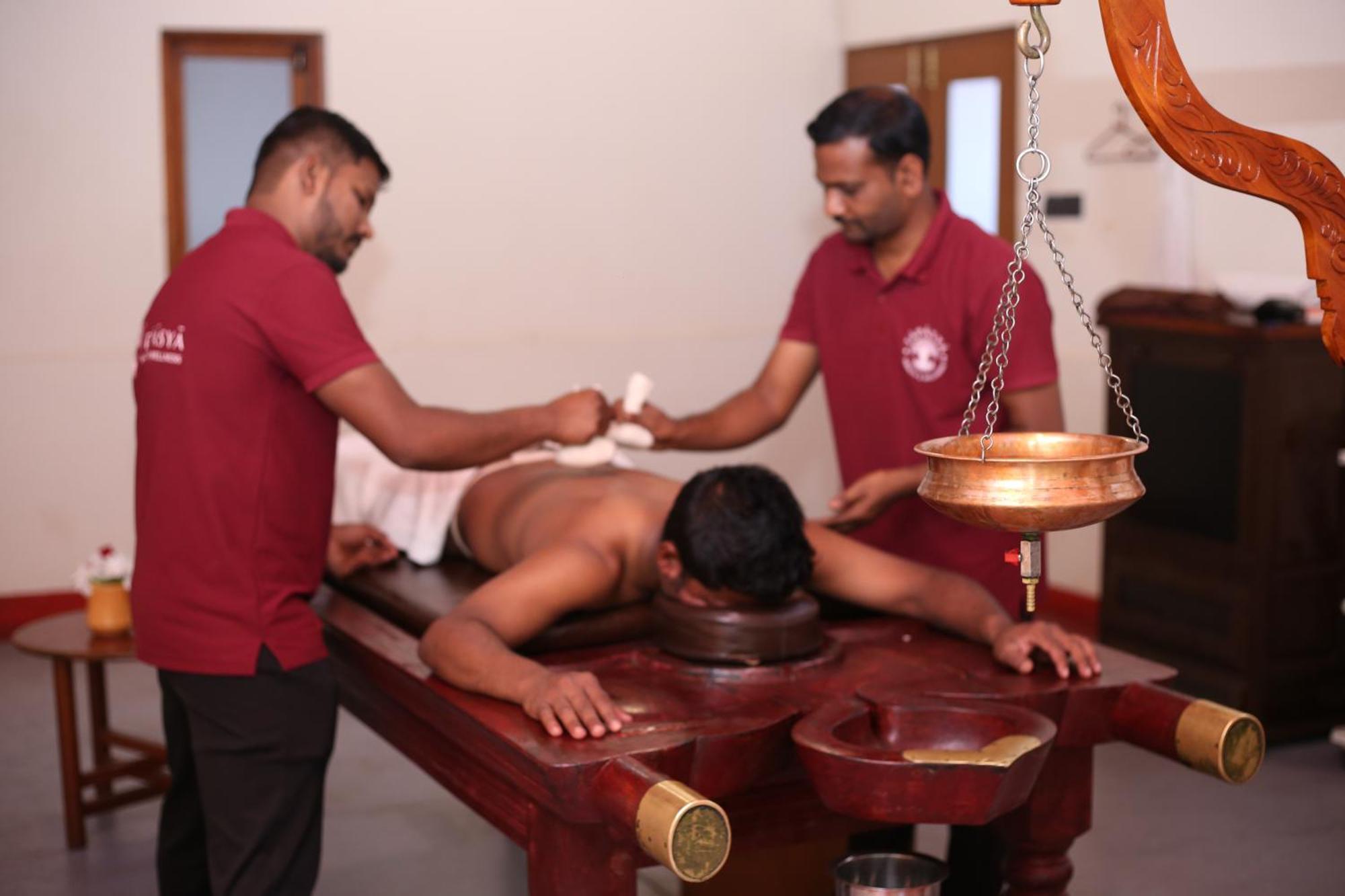 Tapasya Health & Wellness Hotel Jaysingpur Kültér fotó
